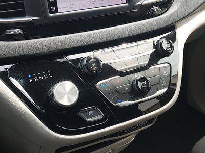 2023 Chrysler Voyager - Photo 19