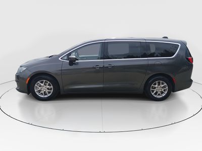 2023 Chrysler Voyager - Photo 4