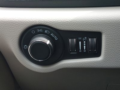 2023 Chrysler Voyager - Photo 13