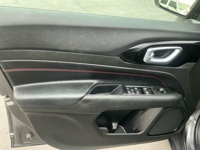2022 Jeep Compass — photo 15 view