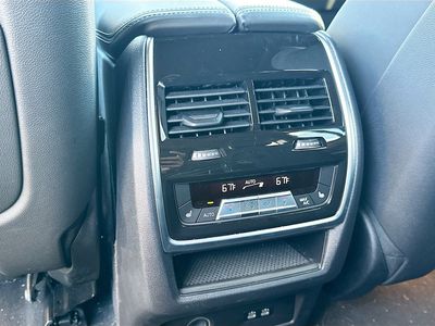 2025 BMW X7 — photo 25 view