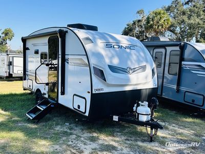 2025 Venture RV Sonic Lite — front three-quarter view