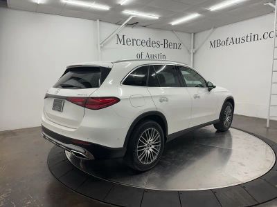 2026 Mercedes-Benz GLC — photo 7 view