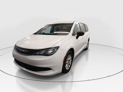 2024 Chrysler Voyager - Photo 3