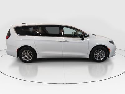 2024 Chrysler Voyager - Photo 8
