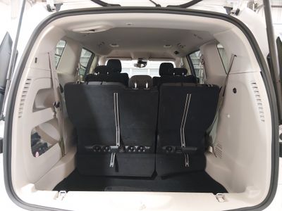 2024 Chrysler Voyager - Photo 11