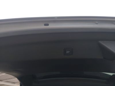 2025 Chevrolet Tahoe — photo 12 view