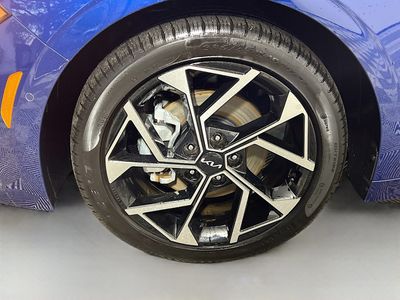 2025 Kia K5 - Photo 11