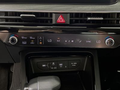 2025 Kia K5 - Photo 23