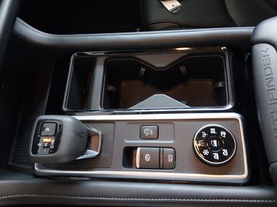 2025 Nissan Pathfinder — photo 17 view