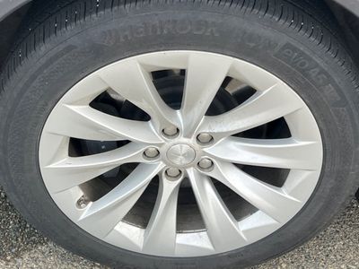 2019 Tesla Model X - Photo 13