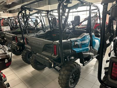 2025 Honda Pioneer 1000-5 Deluxe — engine compartment view