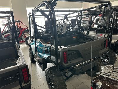 2025 Honda Pioneer 1000-5 Deluxe — interior view