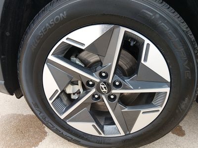 2025 Hyundai Tucson — photo 10 view
