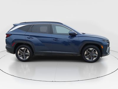 2025 Hyundai Tucson — photo 8 view