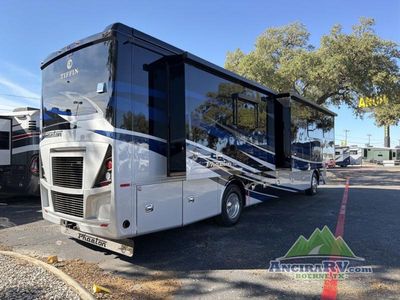 2026 Tiffin Motorhomes Phaeton — interior view