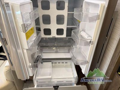 2026 Tiffin Motorhomes Phaeton — photo 11 view