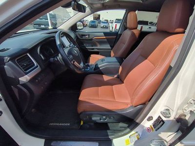 2018 Toyota Highlander — photo 8 view