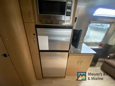 2016 Airstream Flying Cloud - Photo 12