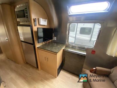2016 Airstream Flying Cloud - Photo 15