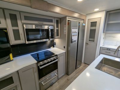 2025 Alliance RV Avenue - Photo 4