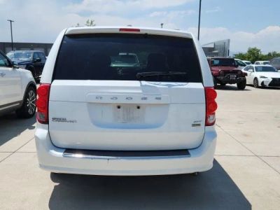 2016 Dodge Grand Caravan — side profile view