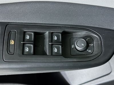 2022 Volkswagen Taos — photo 14 view