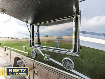 2026 Grand Design Lineage Series M — photo 9 view