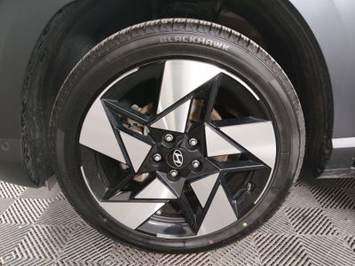 2024 Hyundai Kona — photo 10 view