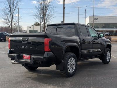 2026 Toyota Tacoma - Photo 4
