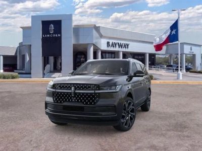 2026 Lincoln Navigator — side profile view