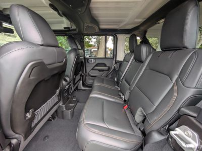 2026 Jeep Wrangler - Photo 12
