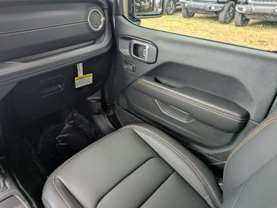 2026 Jeep Wrangler - Photo 15