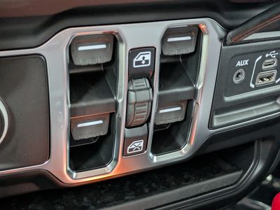 2026 Jeep Wrangler - Photo 21