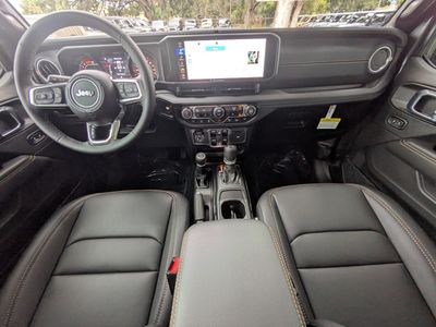 2026 Jeep Wrangler - Photo 13