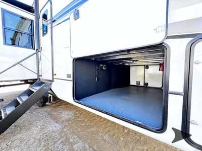 2026 Keystone RV Montana — photo 14 view