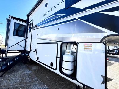 2026 Keystone RV Montana — photo 13 view