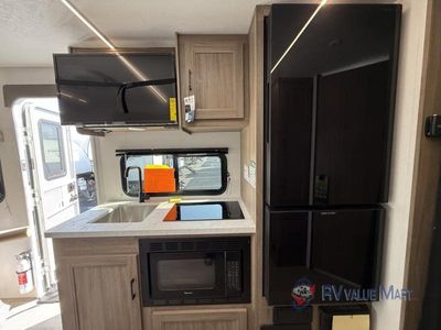 2026 Coachmen RV Freedom Express Select - Photo 8