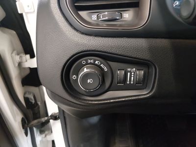 2023 Jeep Renegade - Photo 13