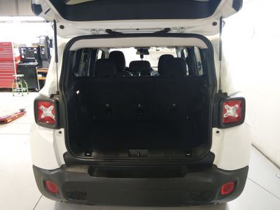 2023 Jeep Renegade - Photo 11