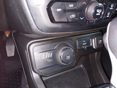 2023 Jeep Renegade - Photo 19