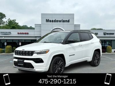 2023 Jeep Compass High Altitude in Bright White Clearcoat — front three-quarter view