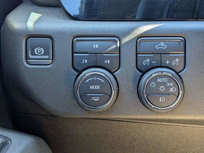 2025 Chevrolet Silverado 2500HD — photo 19 view