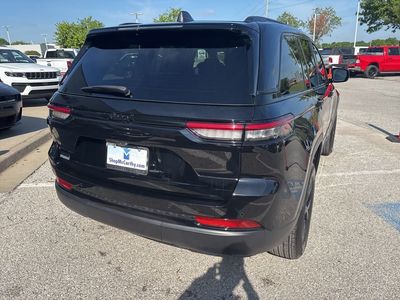 2025 Jeep Grand Cherokee — photo 25 view