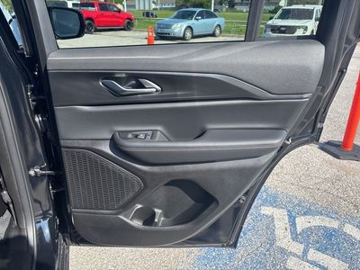 2025 Jeep Grand Cherokee — photo 39 view