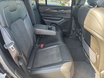 2025 Jeep Grand Cherokee — photo 41 view