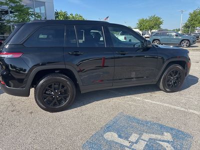 2025 Jeep Grand Cherokee — photo 29 view