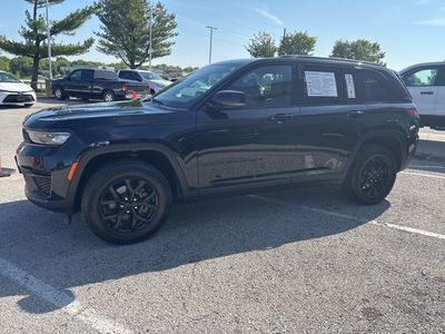 2025 Jeep Grand Cherokee — photo 15 view
