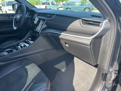 2025 Jeep Grand Cherokee — photo 48 view