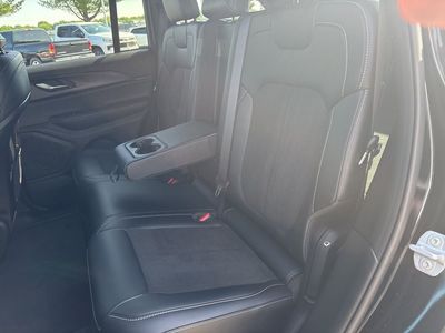 2025 Jeep Grand Cherokee — photo 38 view